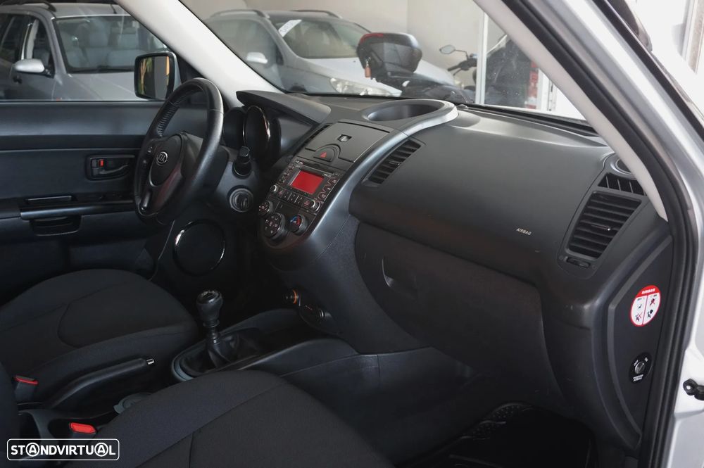 Kia Soul 1.6 CRDi EX - 18