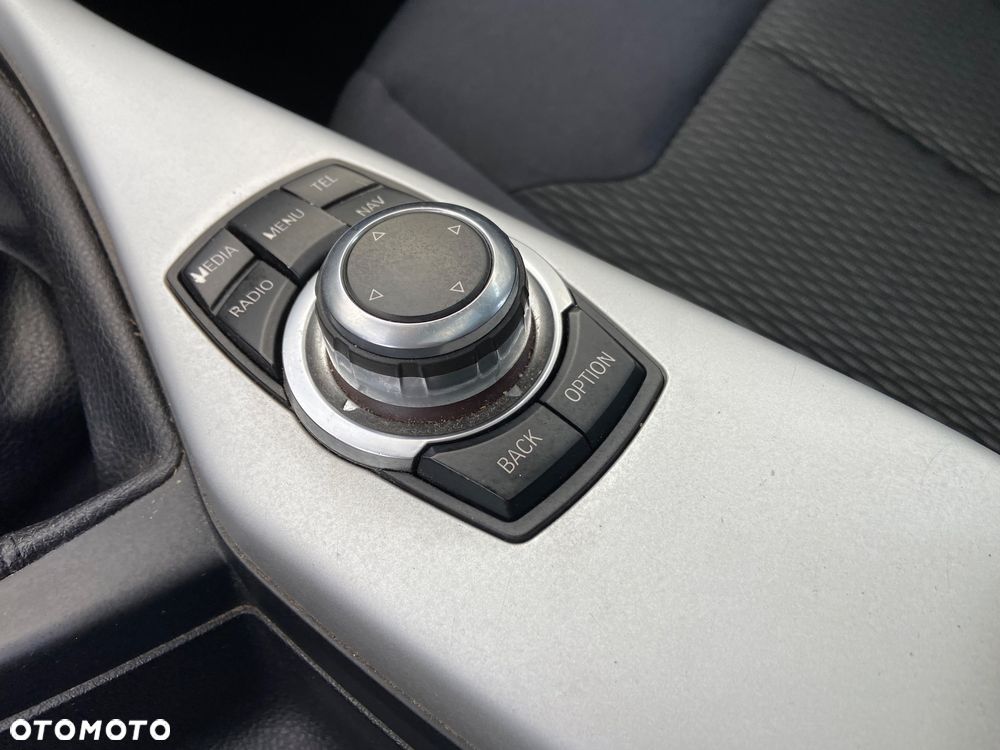 BMW Seria 1 118i Sport Line - 25