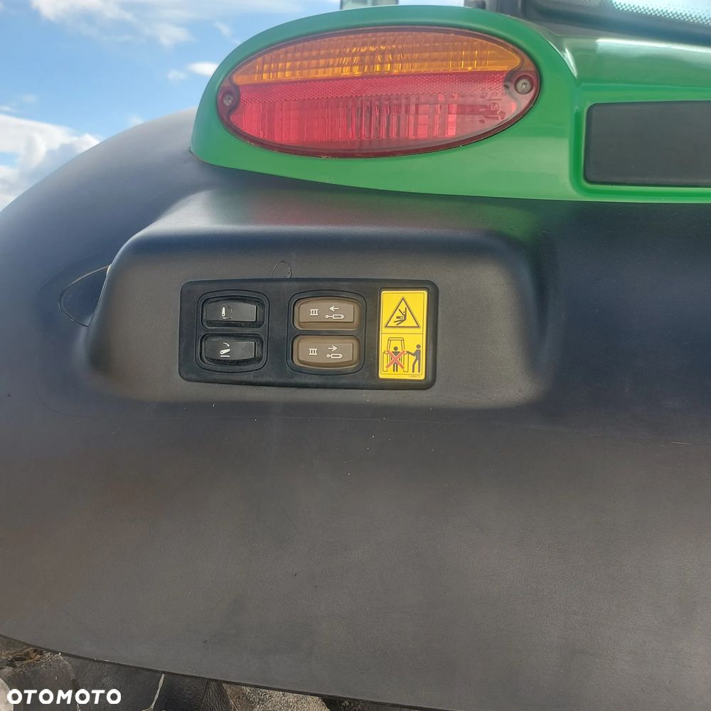 John Deere 6135r - 8