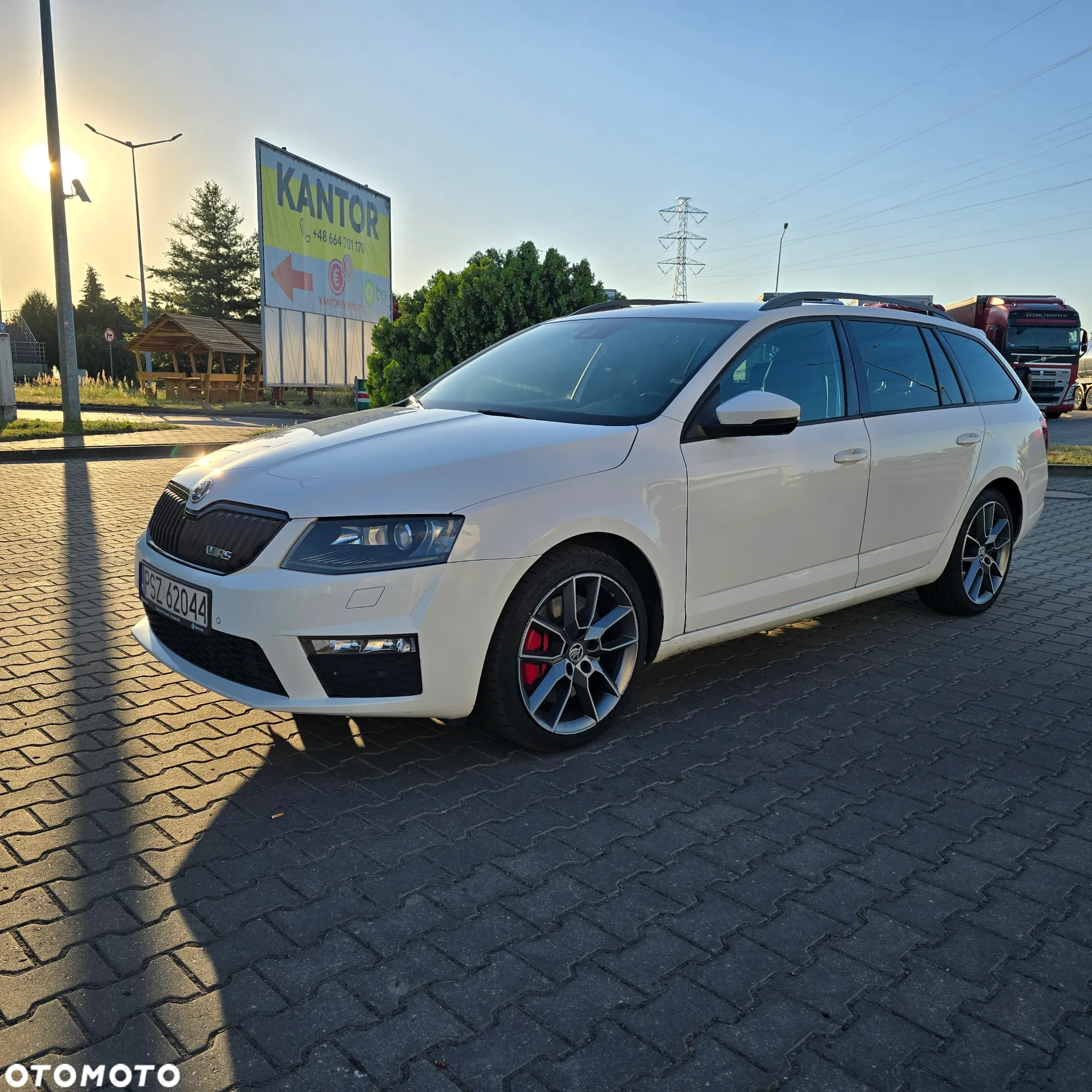 Skoda Octavia Combi 2.0 TDI RS - 29