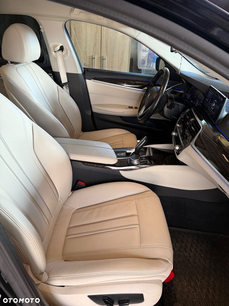 BMW Seria 5 530e iPerformance Luxury Line - 17
