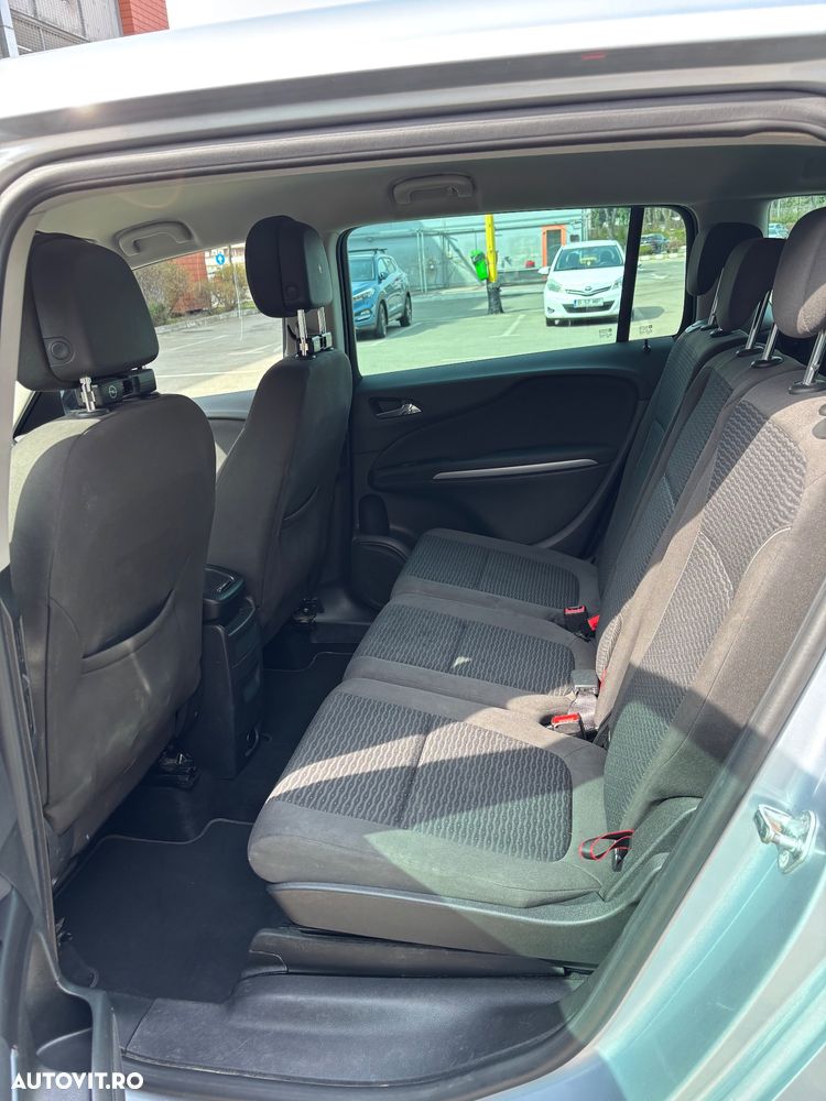 Opel Zafira - 17
