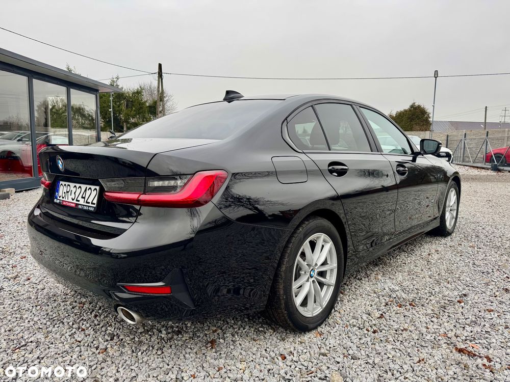 BMW Seria 3 320d M Sport - 5