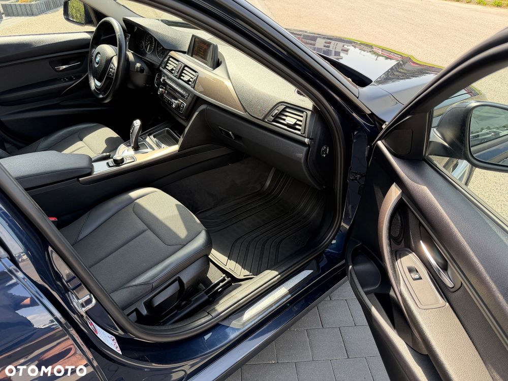BMW Seria 3 320d xDrive Luxury Line - 15