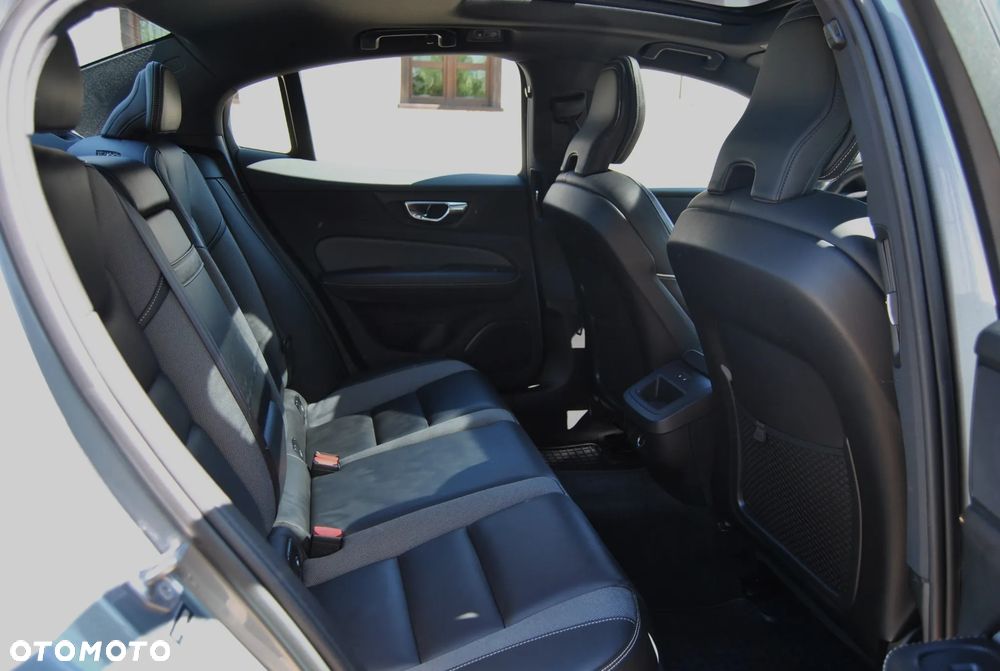 Volvo S60 T6 AWD Geartronic RDesign - 8