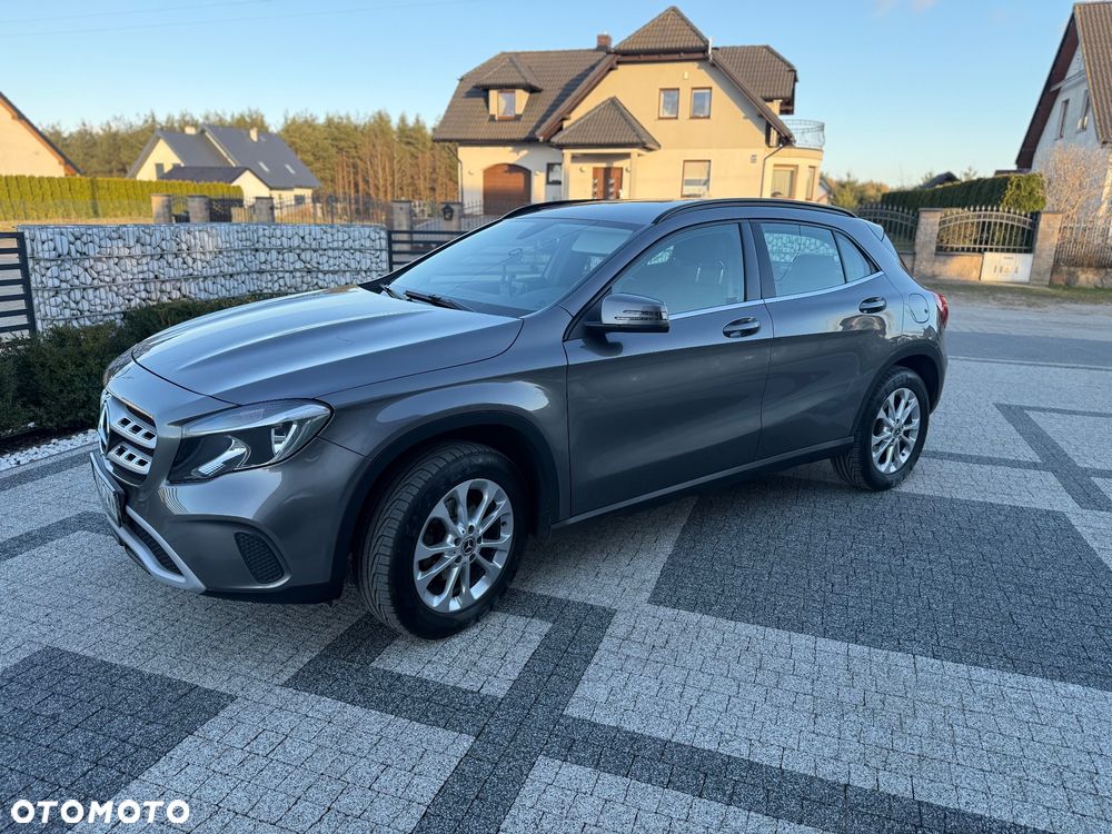 Mercedes-Benz GLA 180 7G-DCT - 8