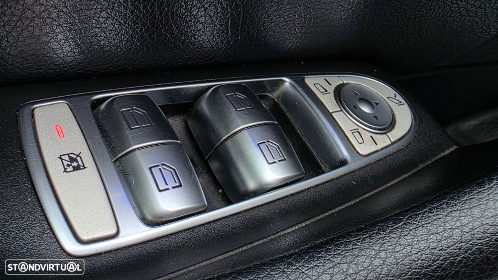 Mercedes-Benz E 220 d AMG Line - 28