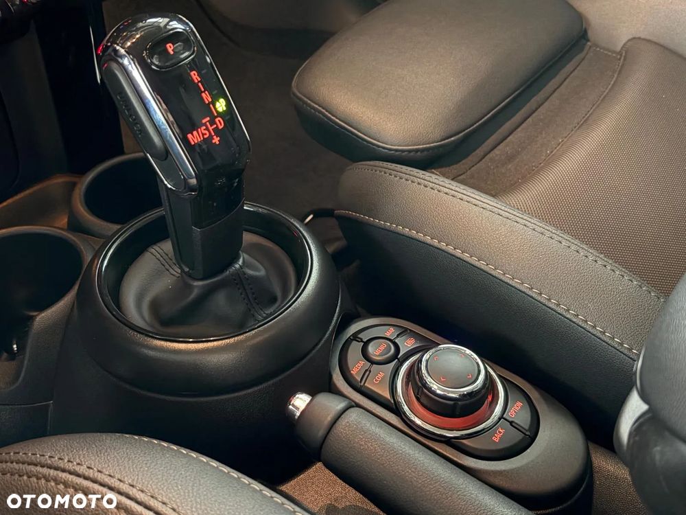 MINI Cooper Classic Trim - 18