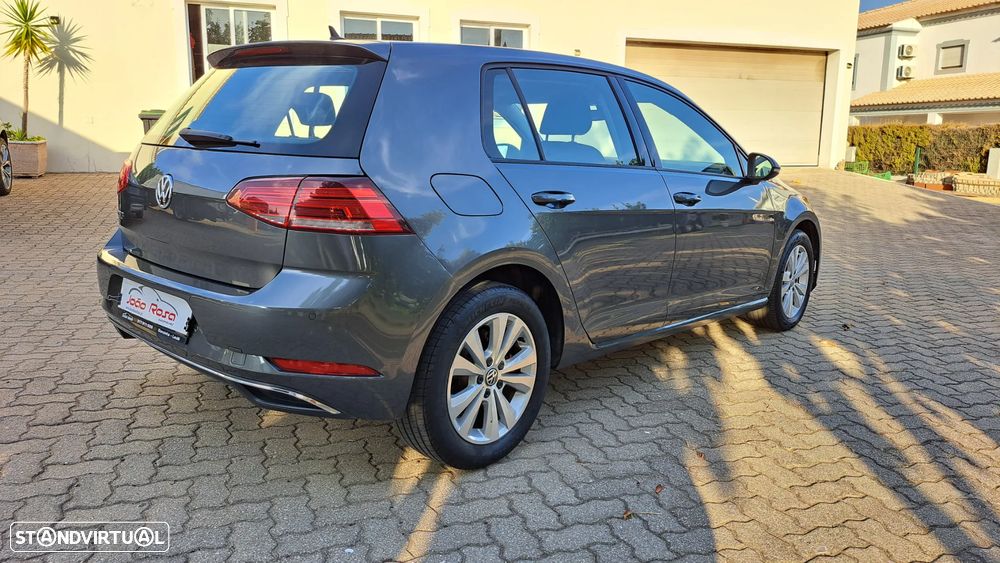 VW Golf 1.6 TDI Confortline DSG - 8