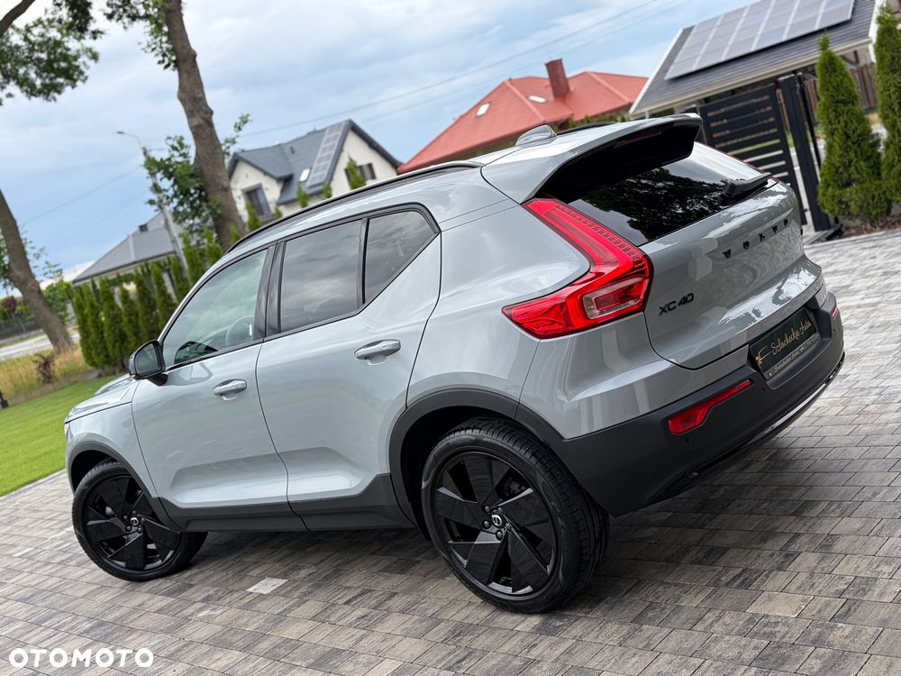 Volvo XC 40 B3 B DKG Ultra Black Edition - 2