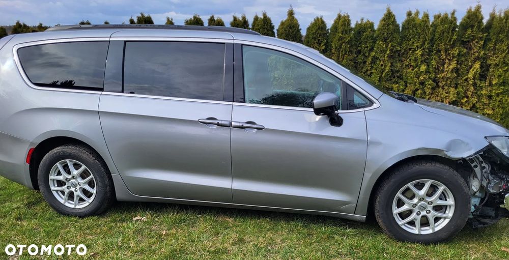 Chrysler Pacifica - 19