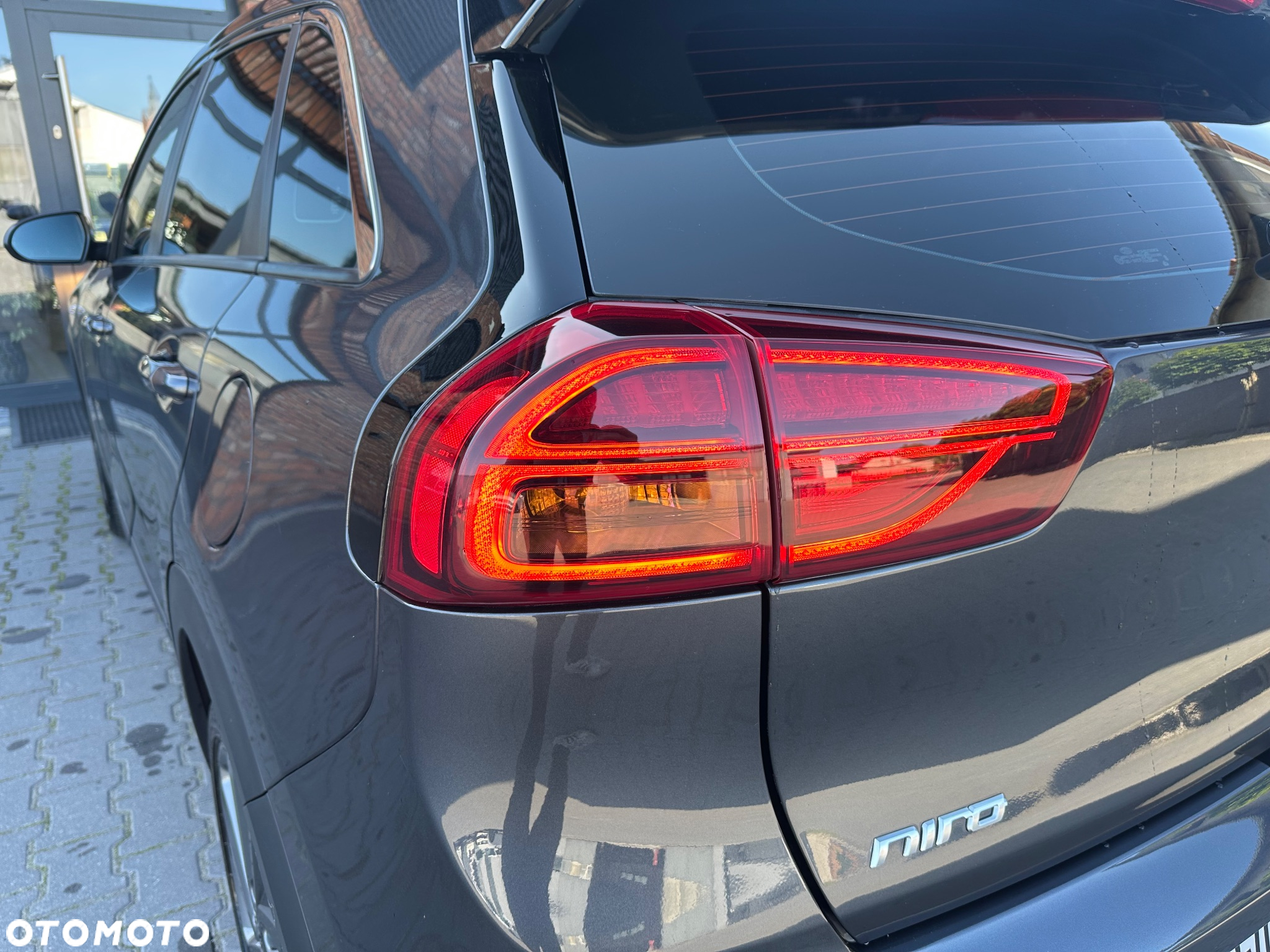 Kia Niro 1.6 GDI Hybrid L Business Line - 10