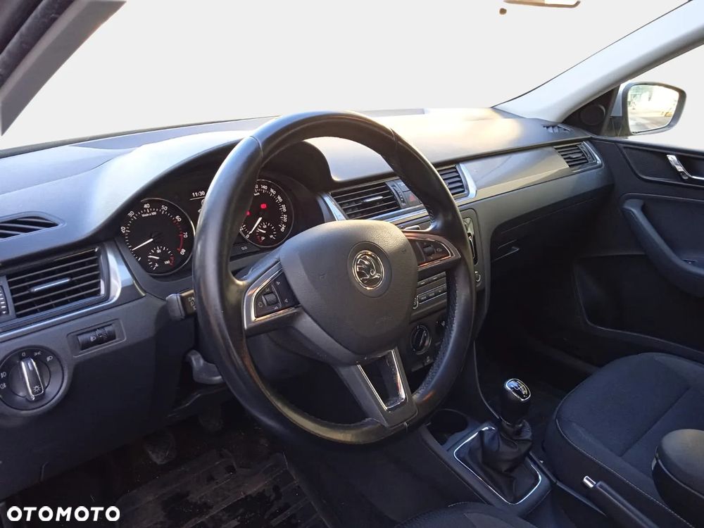 Skoda RAPID Spb 1.2 TSI Ambition - 14