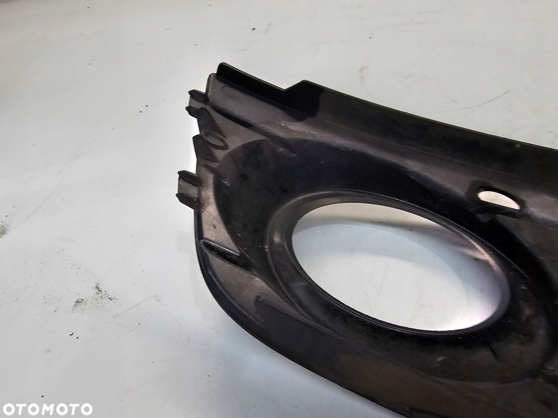 KRATKA ATRAPA ZDERZAKA PRAWA AUDI A4 B8 8K0807682A - 7