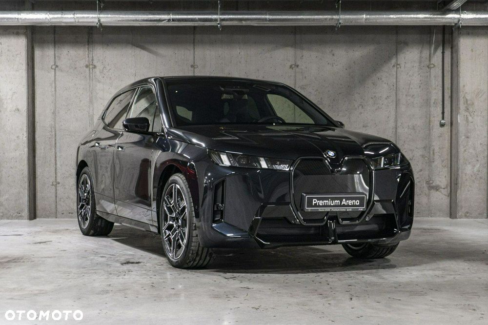 BMW iX - 4