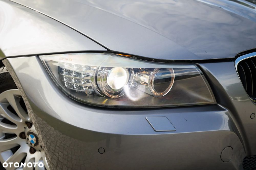BMW Seria 3 320d xDrive DPF - 9