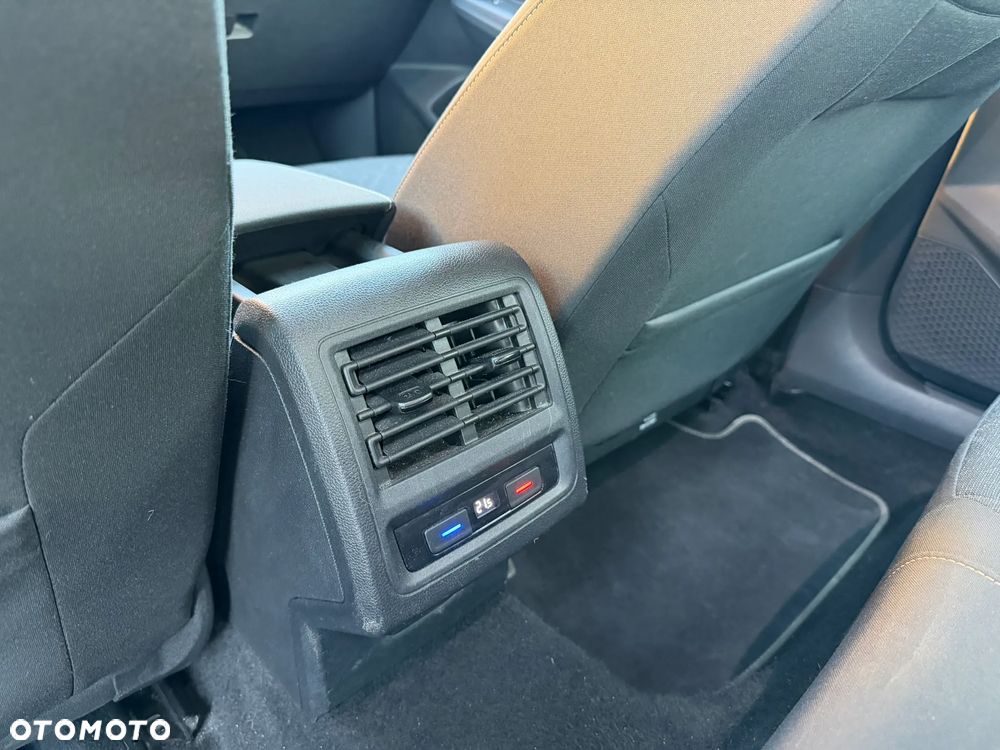 Volkswagen Golf 1.5 eTSI OPF DSG Life - 24