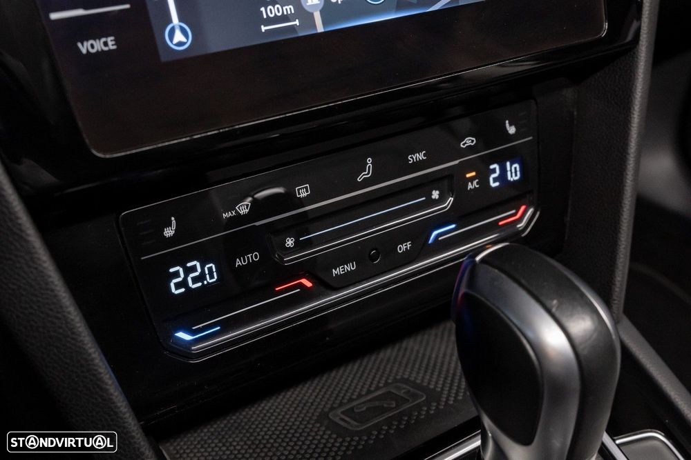 VW Passat Variant - 25