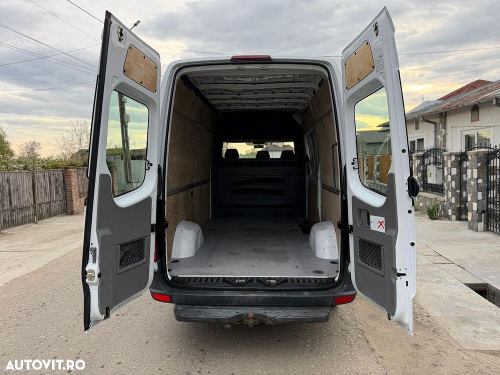 Mercedes-Benz Sprinter - 14