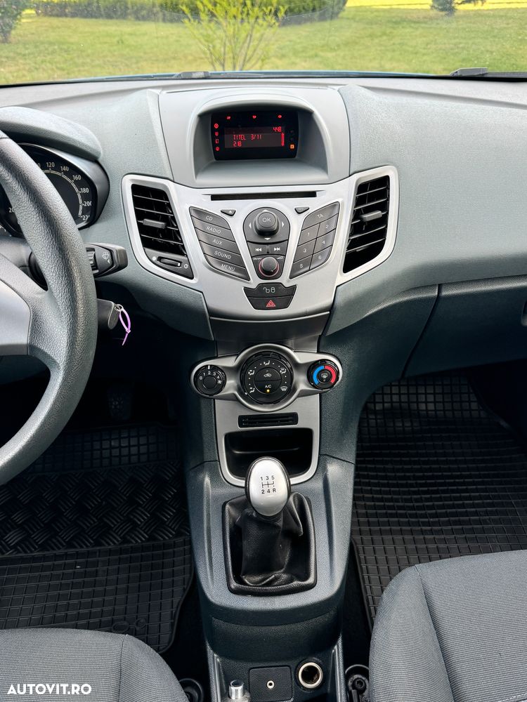 Ford Fiesta 1.4 Connection - 11