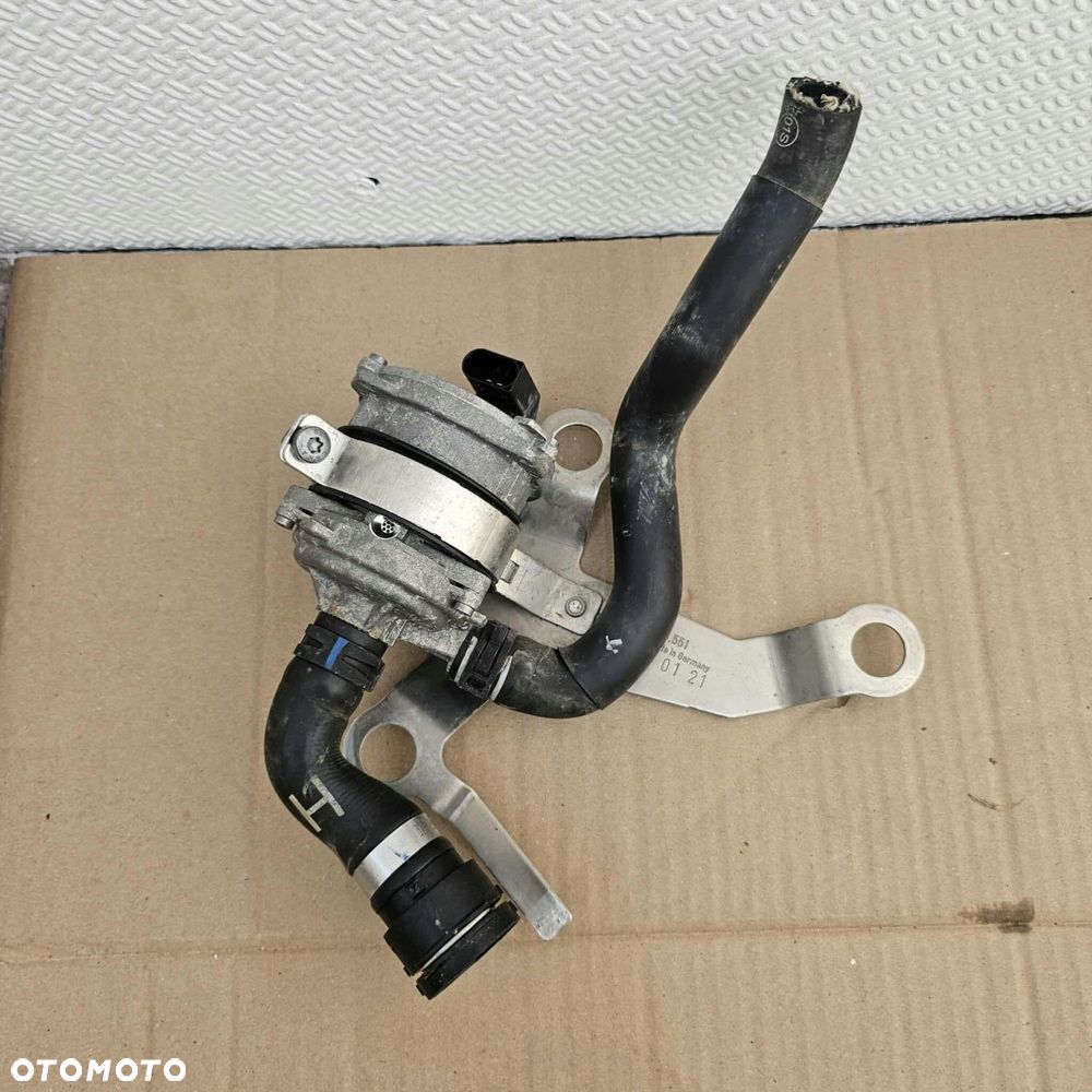 porsche taycan 9j1 dodatkowa pompa obiegu wody - 1