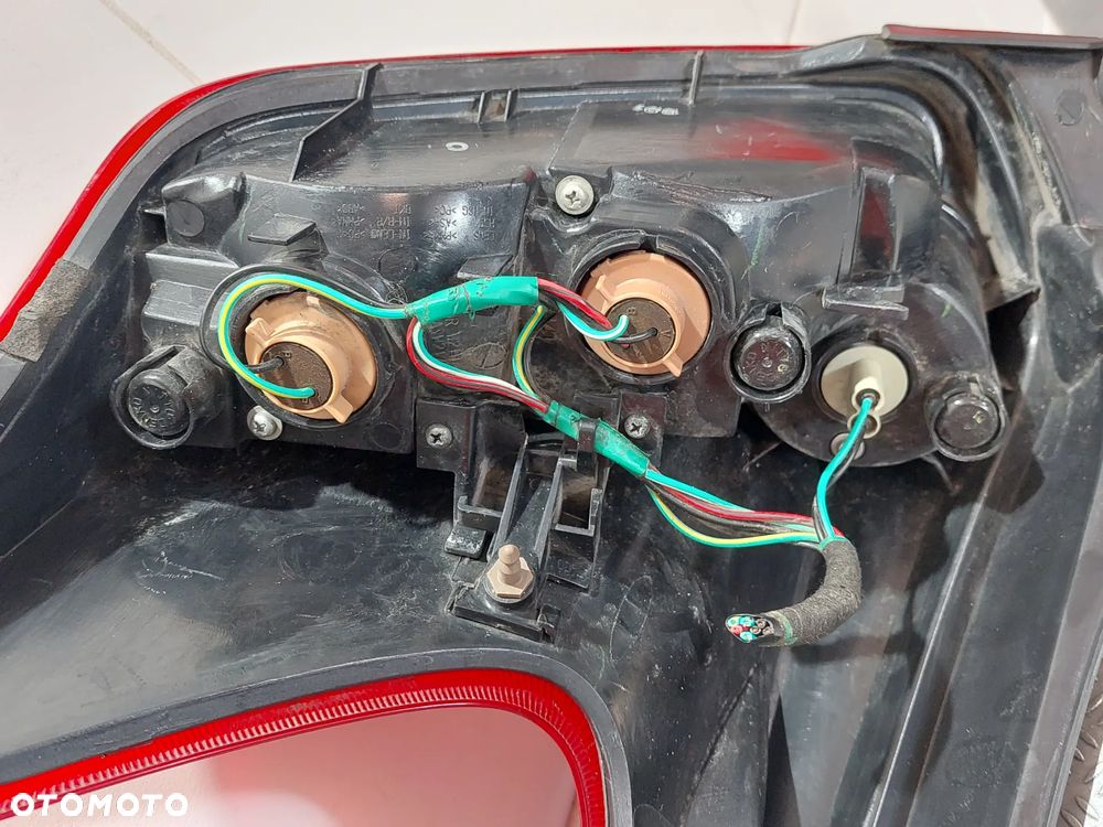 LAMPA TYŁ LEWA NISSAN JUKE R2011 - 4