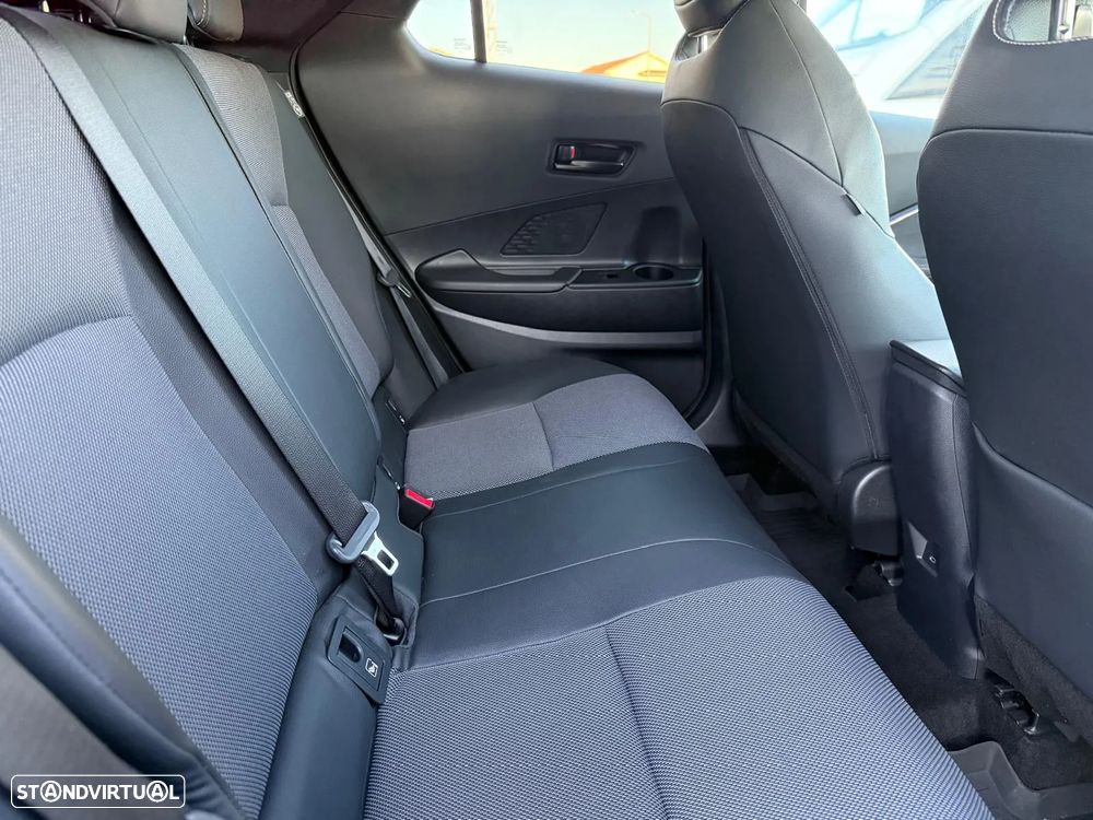 Toyota C-HR 1.8 Hybrid Exclusive+P.Luxury - 40