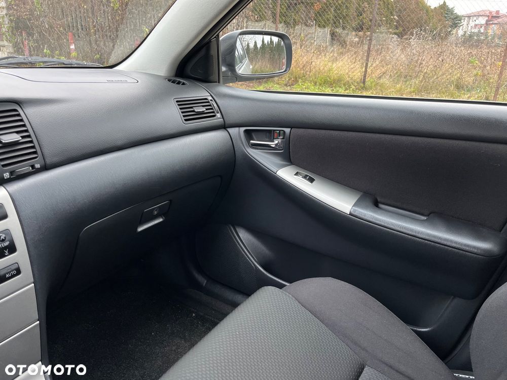 Toyota Corolla 1.4 D-4D - 11