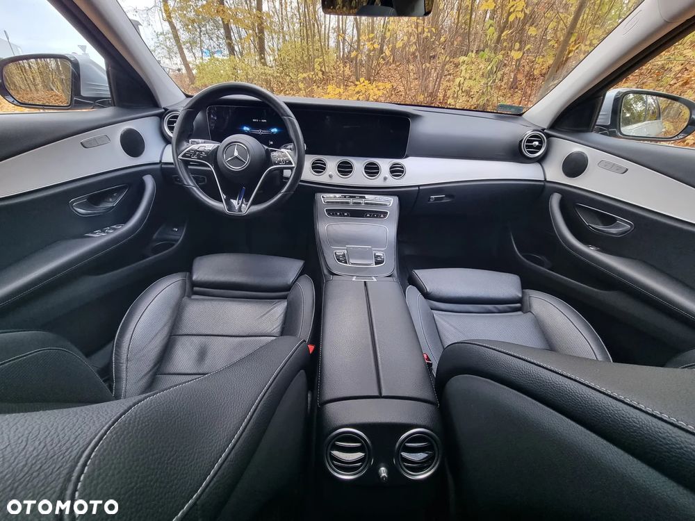 Mercedes-Benz Klasa E - 32