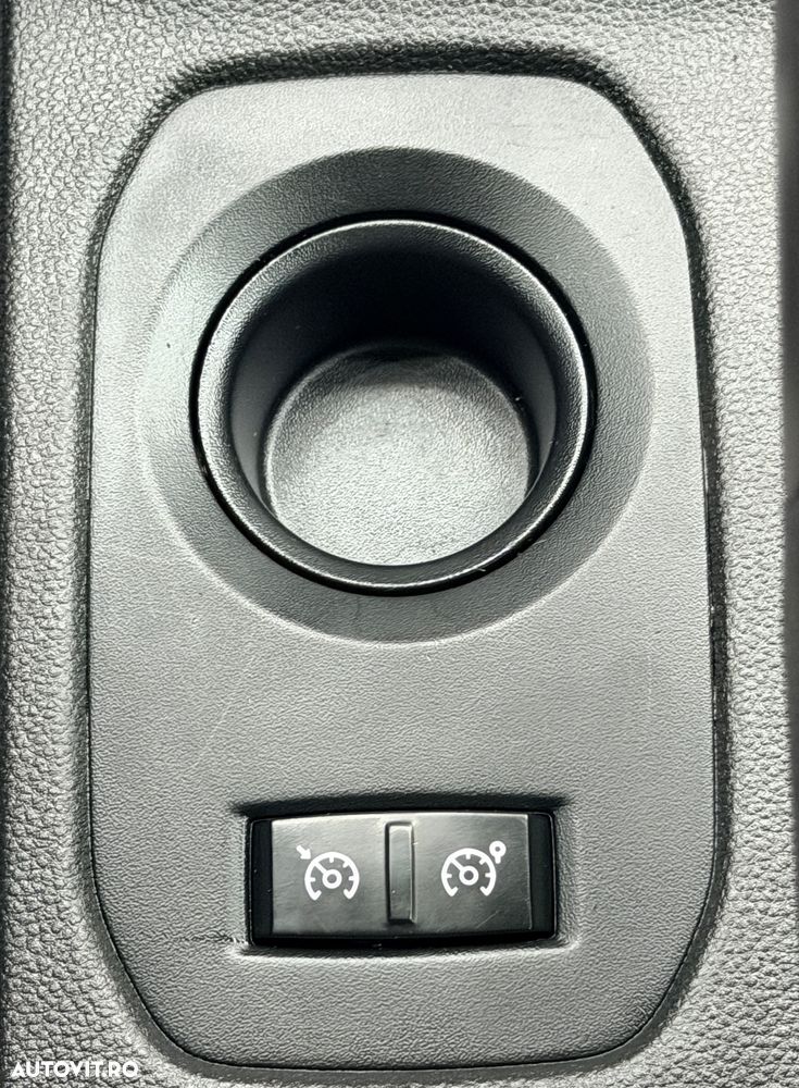 Dacia Duster TCe 100 Essential - 33