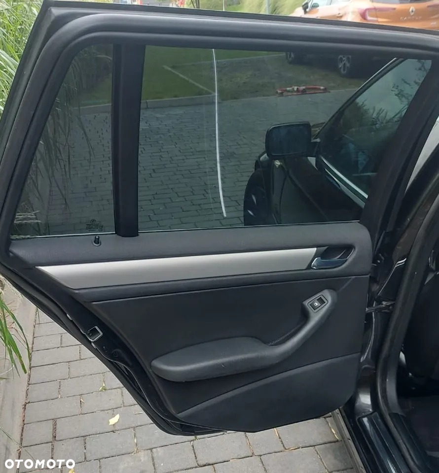 BMW Seria 3 320i Touring - 22