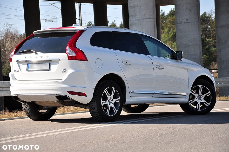 Volvo XC 60 T6 AWD Momentum - 11