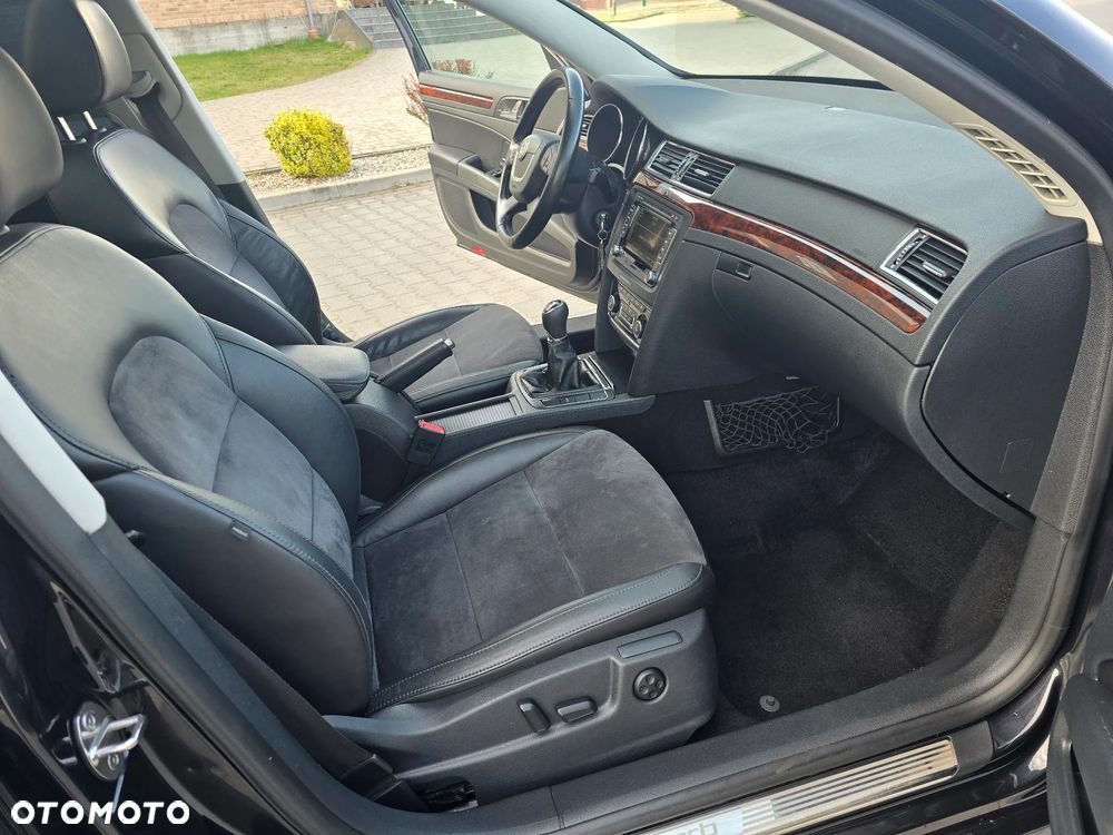 Skoda Superb 2.0 TDI 4x4 Exclusive - 22