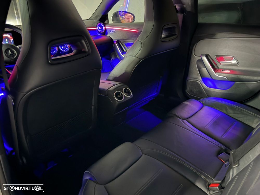 Mercedes-Benz CLA 250 e Shooting Brake AMG Line - 11