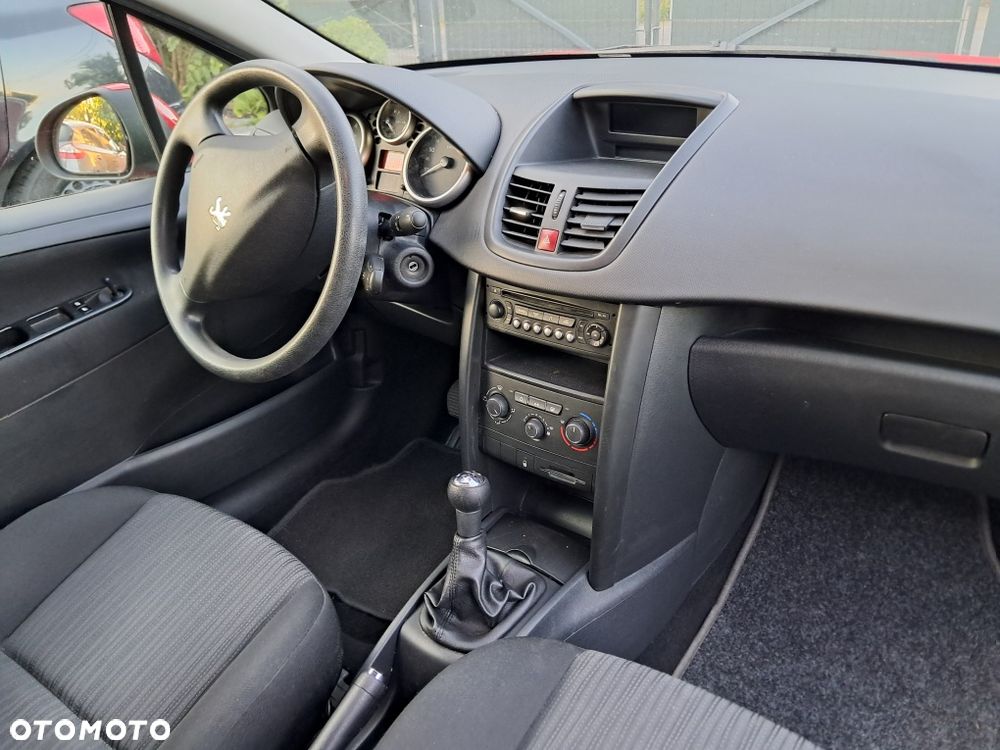 Peugeot 207 - 6