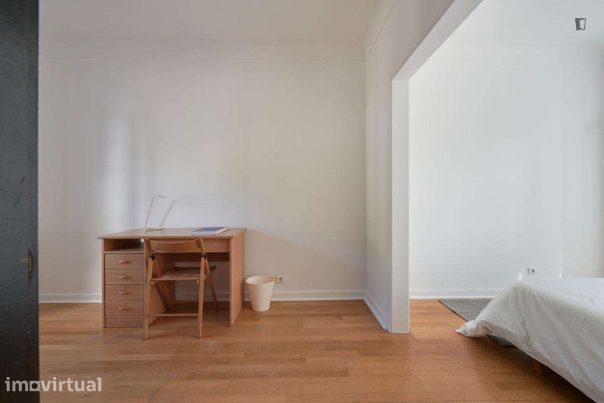 Quarto - localizado em Ajuda Lisbon - Grande imagem: 3/21