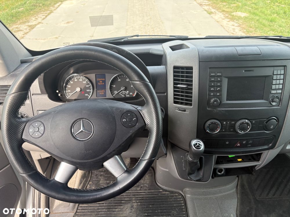 Mercedes-Benz Sprinter 319 - 10