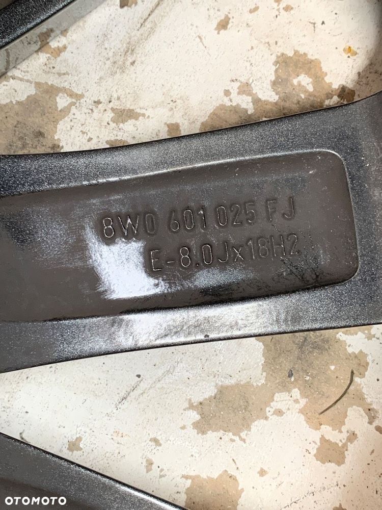 FELGA ALUMINIOWA 18 5X112 8J CENTR 66,6 ET 40  AUDI A4 B9 Avant (8W5, 8WD) 2015 - 2025 35 TFSI Mild - 5