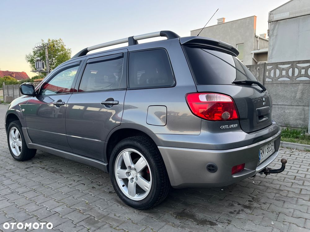 Mitsubishi Outlander 2.0 2WD Invite - 8