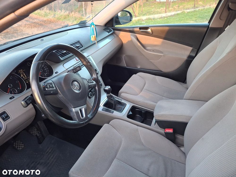 Volkswagen Passat 2.0 TDI Comfortline - 7