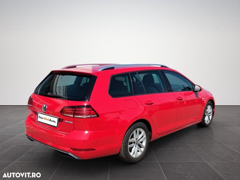 Volkswagen Golf - 6