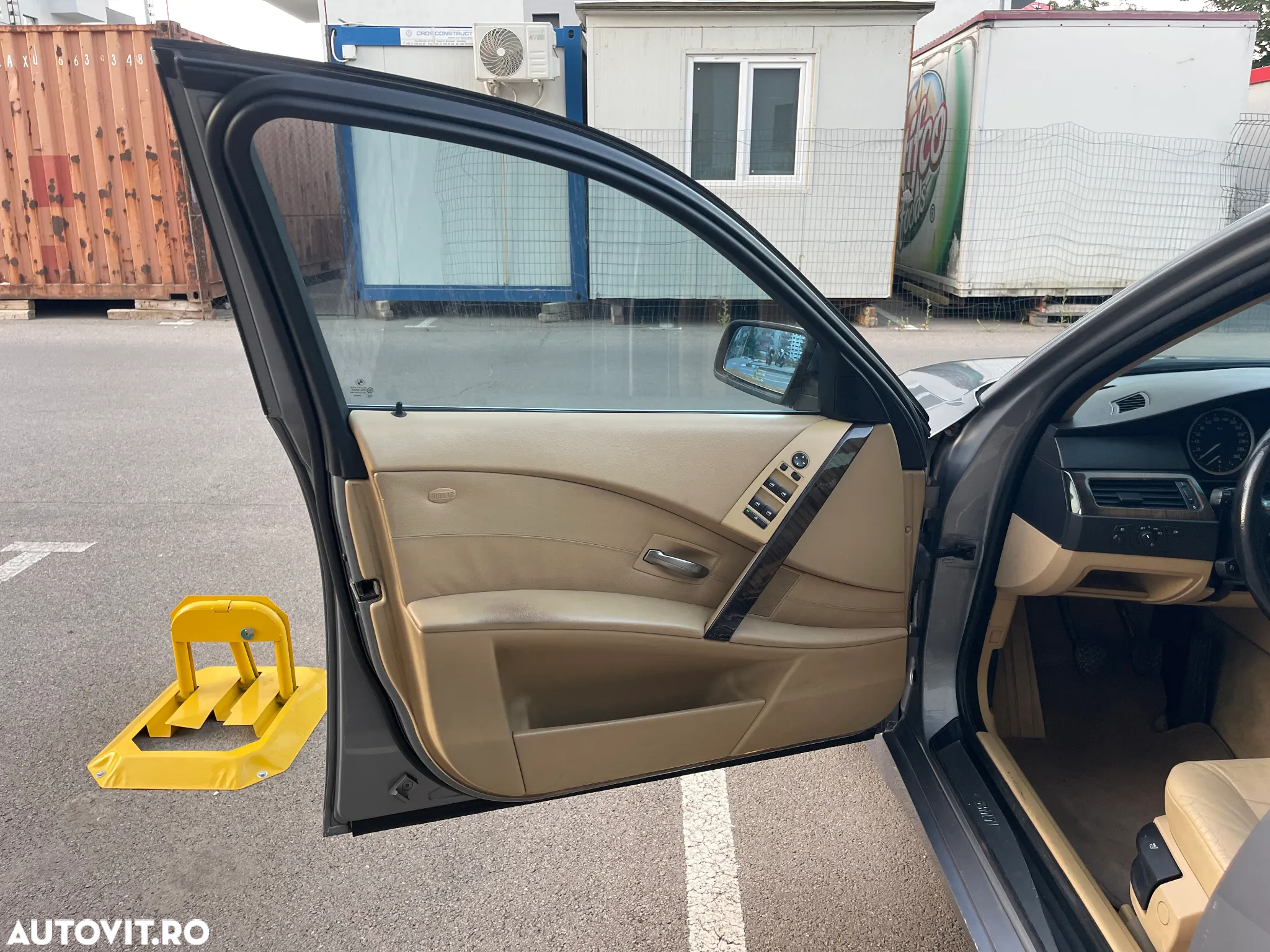 BMW Seria 5 520i - 14