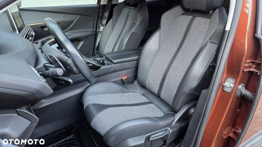 Peugeot 3008 1.6 PureTech GPF Allure S&S EAT8 - 18