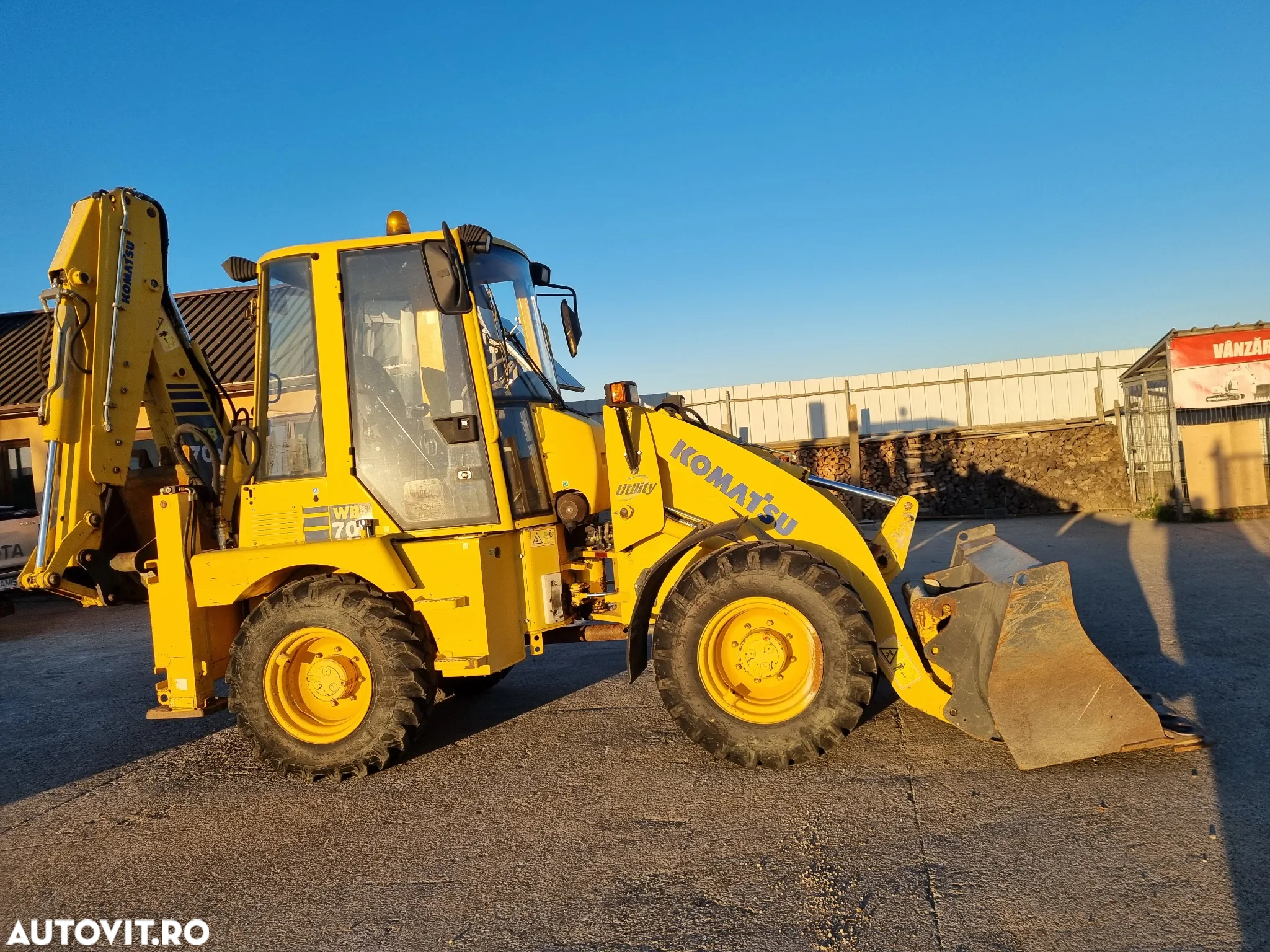 Komatsu WB70 A2 - 2