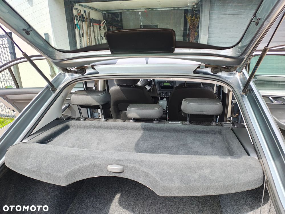 Skoda RAPID 1.2 TSI Ambition - 22