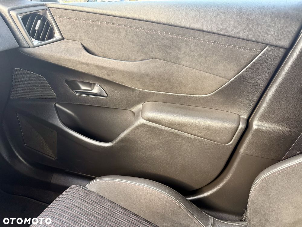 DS Automobiles DS 3 Crossback 1.2 PureTech Performance Line + - 21