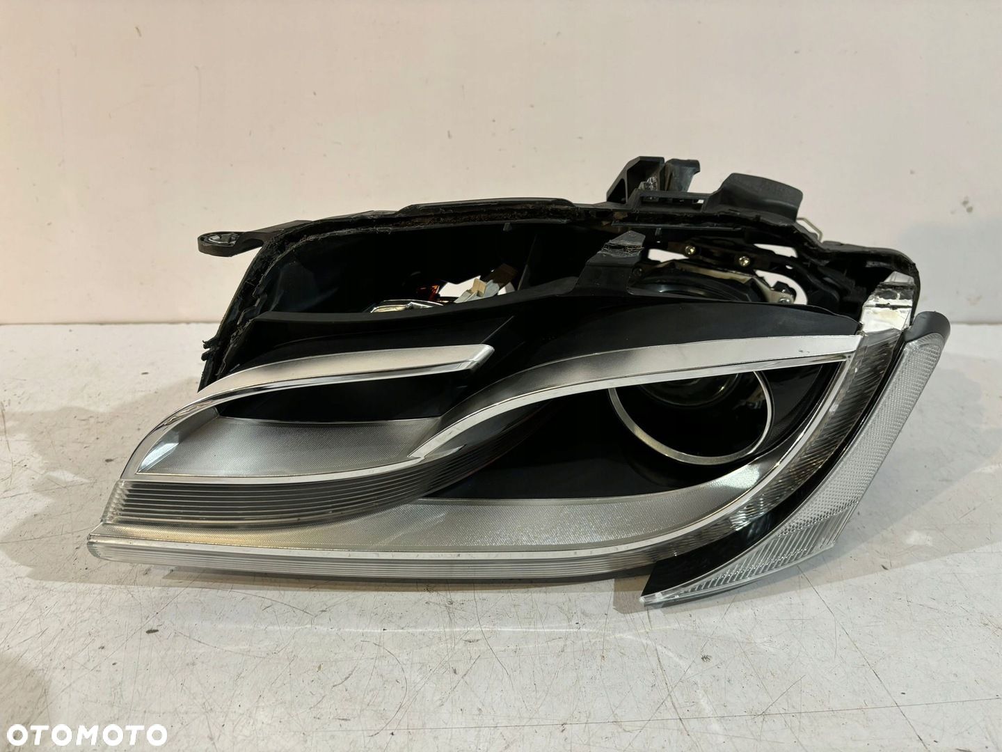 AUDI A5 8T Lampa Bi-Xenon skrętny Lewa - 16773 - 1
