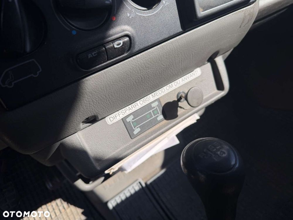 Volkswagen Caravelle - 13