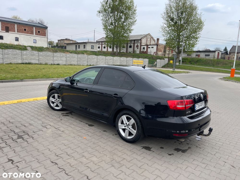 Volkswagen Jetta 2.0 TDI DPF BMT Comfortline - 19