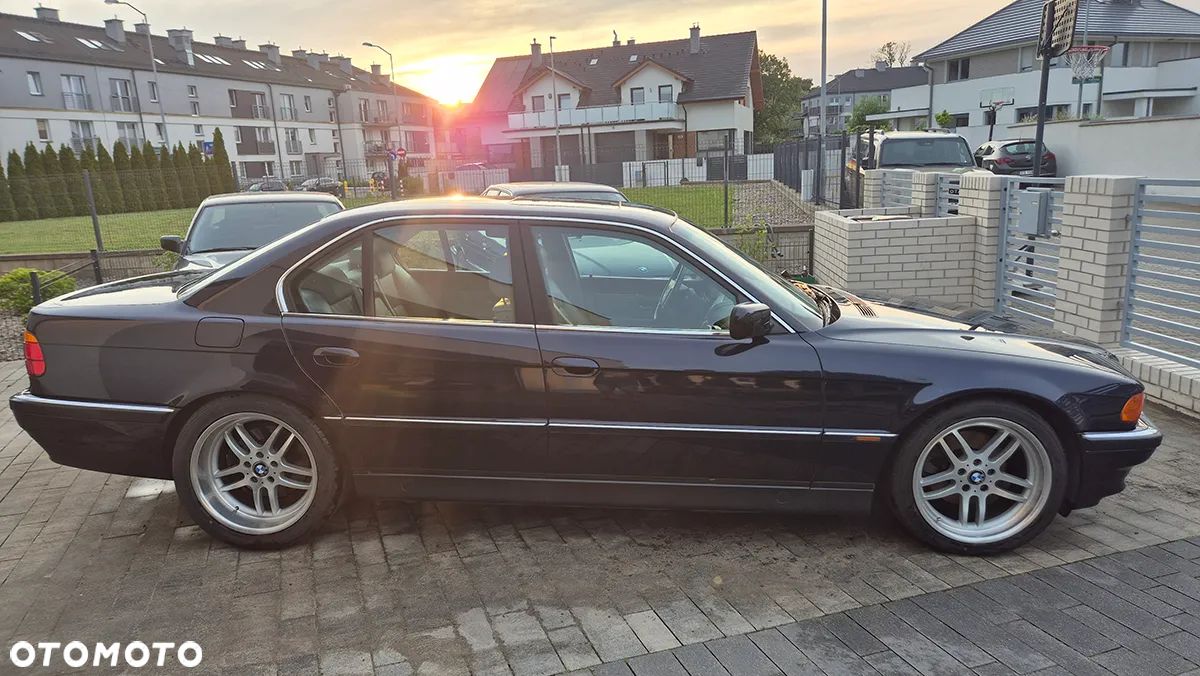 BMW Seria 7 740i - 1